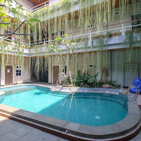 Koslo Yogyakarta Hotel Exterior photo