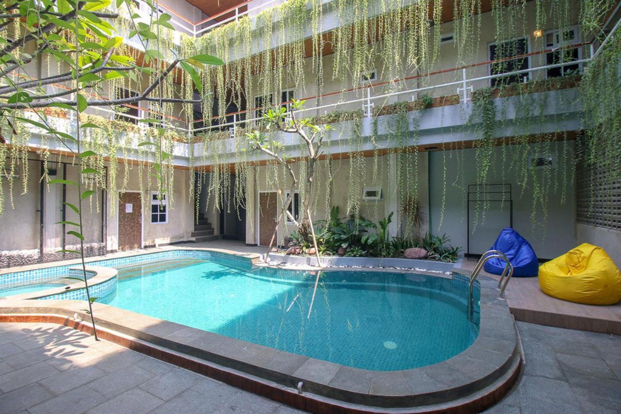 Koslo Yogyakarta Hotel Exterior photo