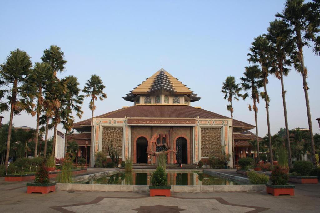 Koslo Yogyakarta Hotel Exterior photo