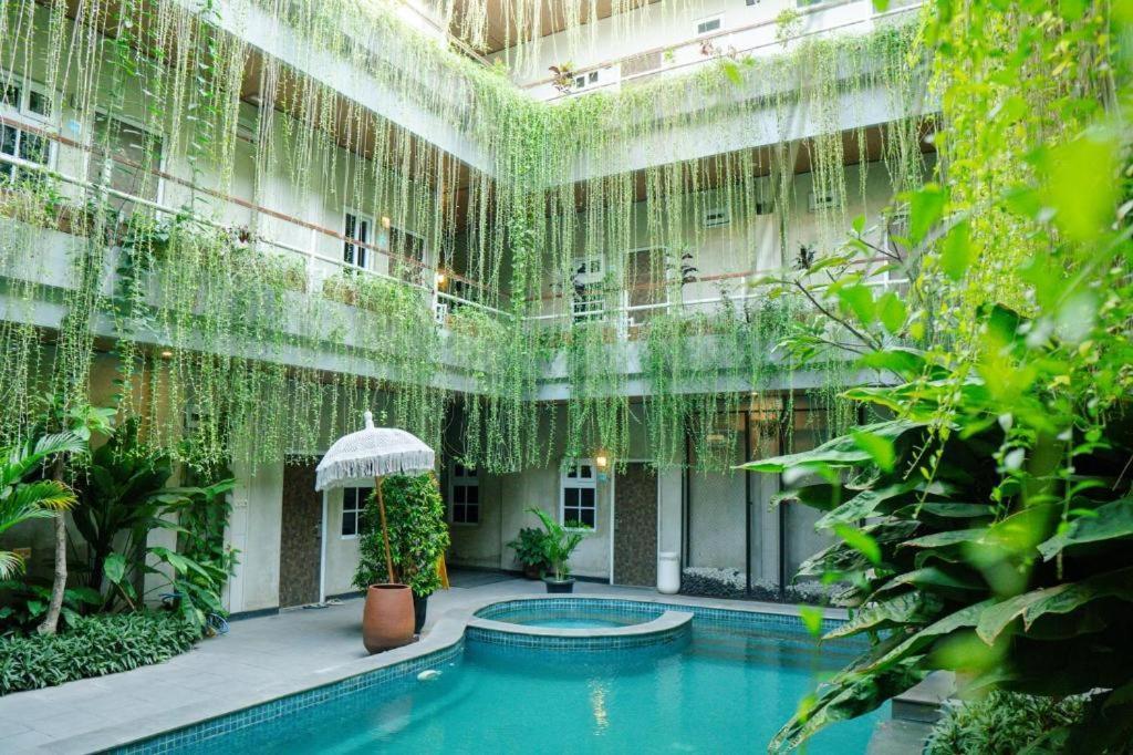 Koslo Yogyakarta Hotel Exterior photo